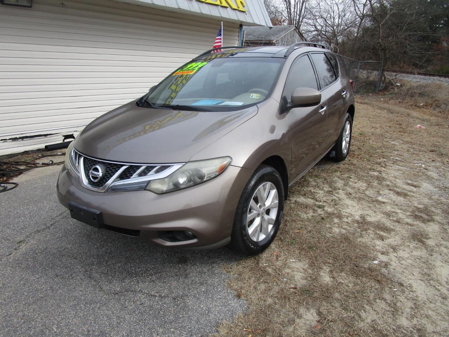 2012 Brown Nissan Murano SL AWD (JN8AZ1MW3CW) with an 3.5L V6 DOHC 24V engine, Continuously Variable Transmission transmission, located at 2553 Airline Blvd, Portsmouth, VA, 23701, (757) 488-8331, 36.813889, -76.357597 - **VEHICLE TERMS*** Down Payment: $999 Weekly Payment: $100 APR: 23.9% Repayment Terms: 42 Months ***CALL ELIZABETH SMITH - DIRECTOR OF MARKETING @ 757-488-8331 TO SCHEDULE YOUR APPOINTMENT TODAY AND GET PRE-APPROVED RIGHT OVER THE PHONE*** - Photo#1